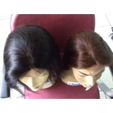 peruca feminina de cabelos naturais em Araras